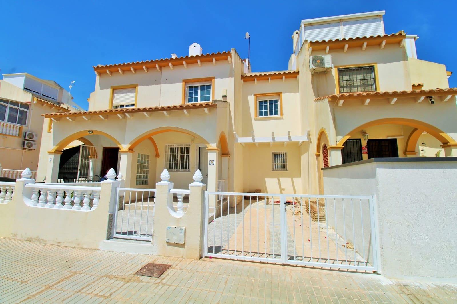 2 sovrum Hus till salu i Playa Flamenca - 205 000 € (Ref: 10031289)