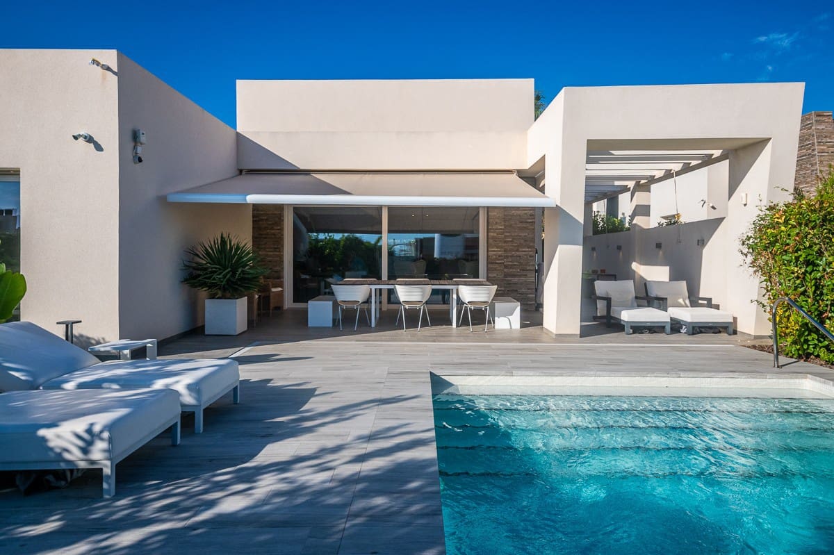 2 soverom Villa til salgs i Algorfa med svømmebasseng - € 610 000 (Ref: 9820367)