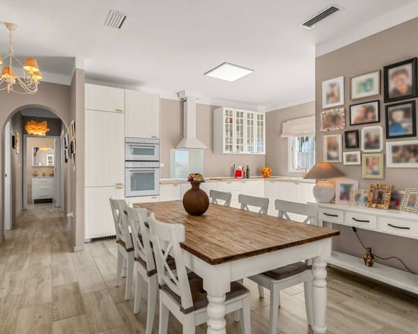 3 sovrum Finca/Hus på landet till salu i Rafal med pool - 399 995 € (Ref: 9820371)