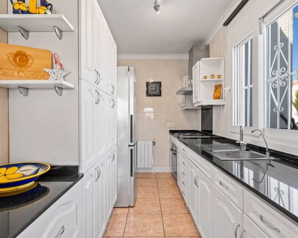 3 makuuhuone Huvila myytävänä paikassa Ciudad Quesada, Rojales mukana uima-altaan 
autotalli - 579 950 € (Ref: 9820373)