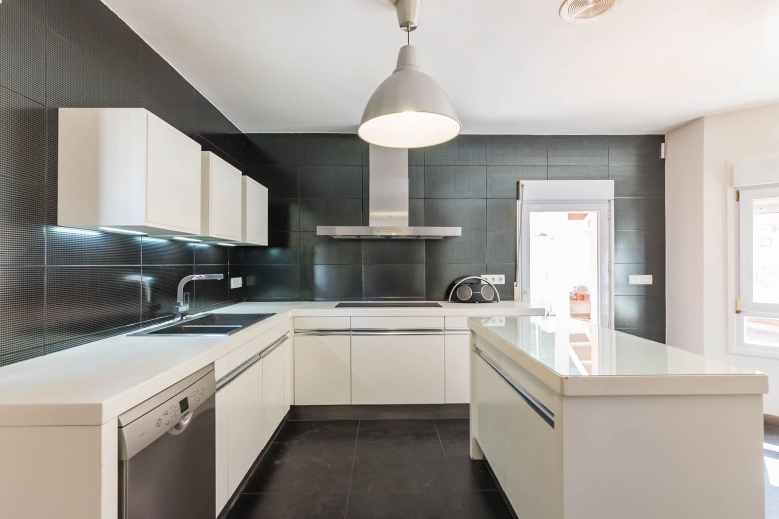 4 chambre Villa/Maison à vendre à Altorreal avec piscine garage - 581 000 € (Ref: 9822749)