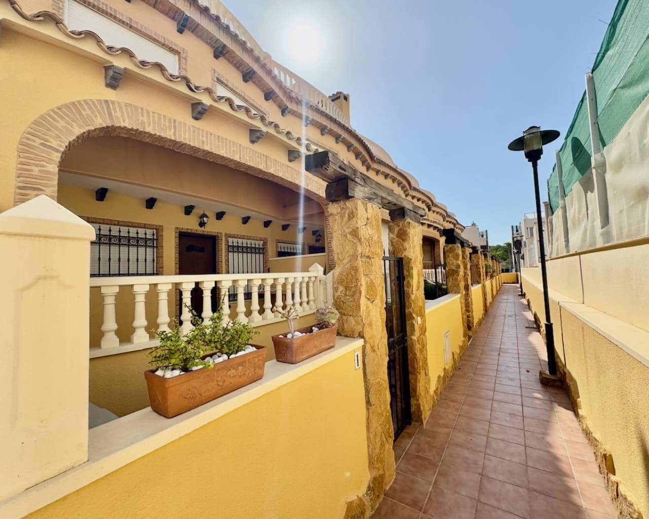 4 quarto Moradia para venda em Guardamar del Segura com piscina garagem - 199 995 € (Ref: 9825008)