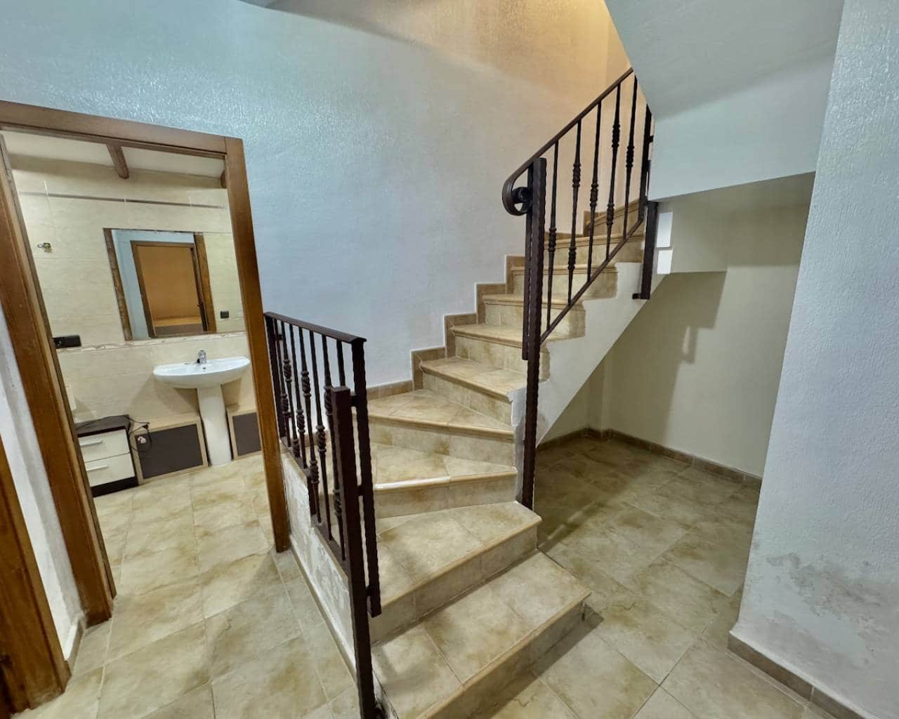 4 quarto Moradia para venda em Guardamar del Segura com piscina garagem - 199 995 € (Ref: 9825008)