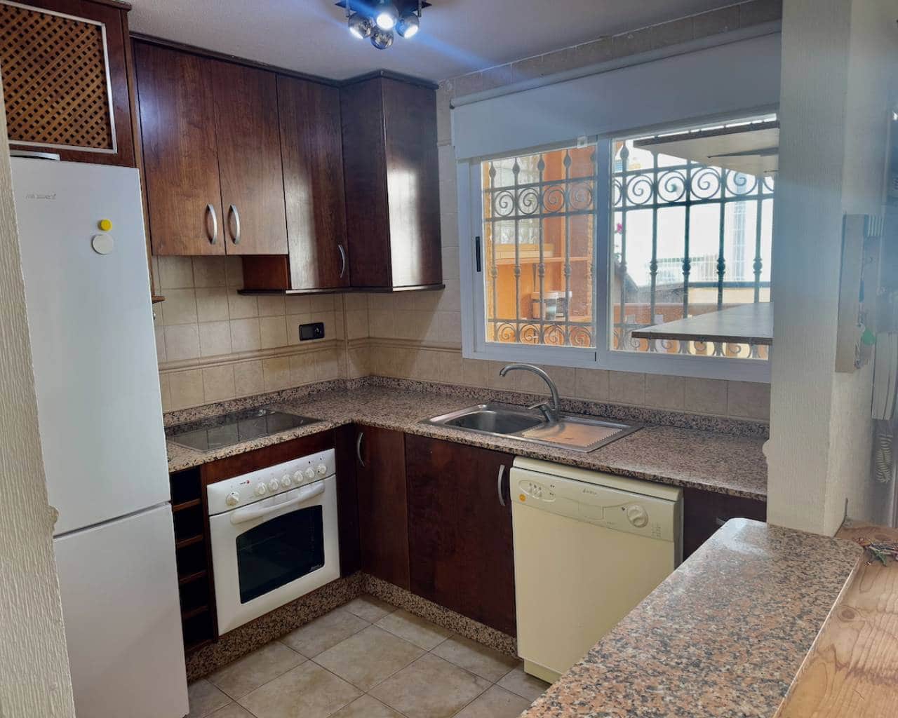 4 quarto Moradia para venda em Guardamar del Segura com piscina garagem - 199 995 € (Ref: 9825008)