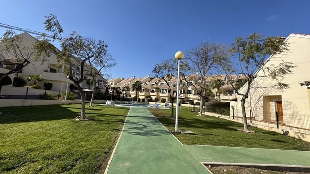 Apartamento de 2 habitaciones en Campoamor, Orihuela en venta - 239.000 € (Ref: 9831263)