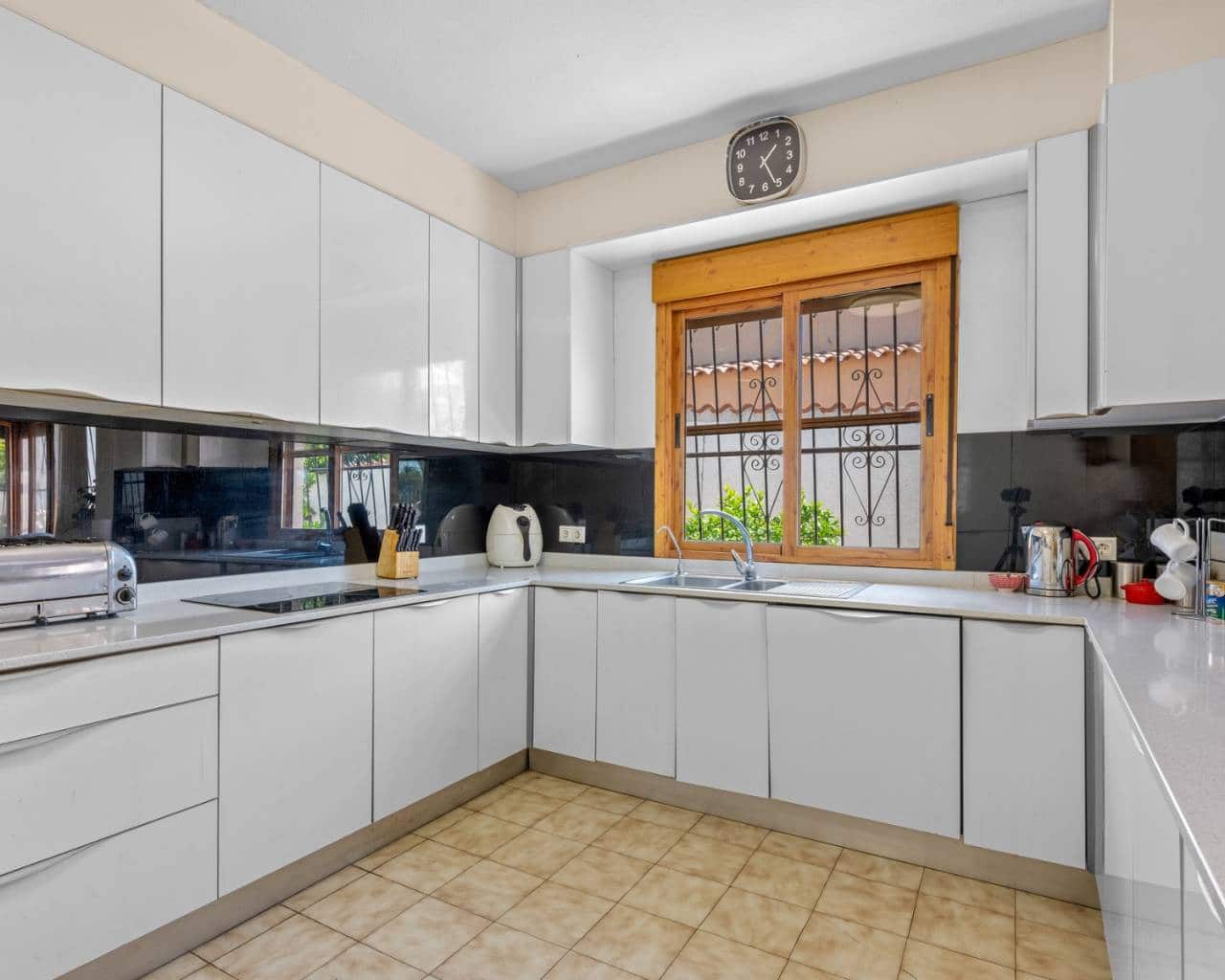 7 soverom Villa til salgs i Ciudad Quesada med svømmebasseng garasje - € 750 000 (Ref: 9833588)