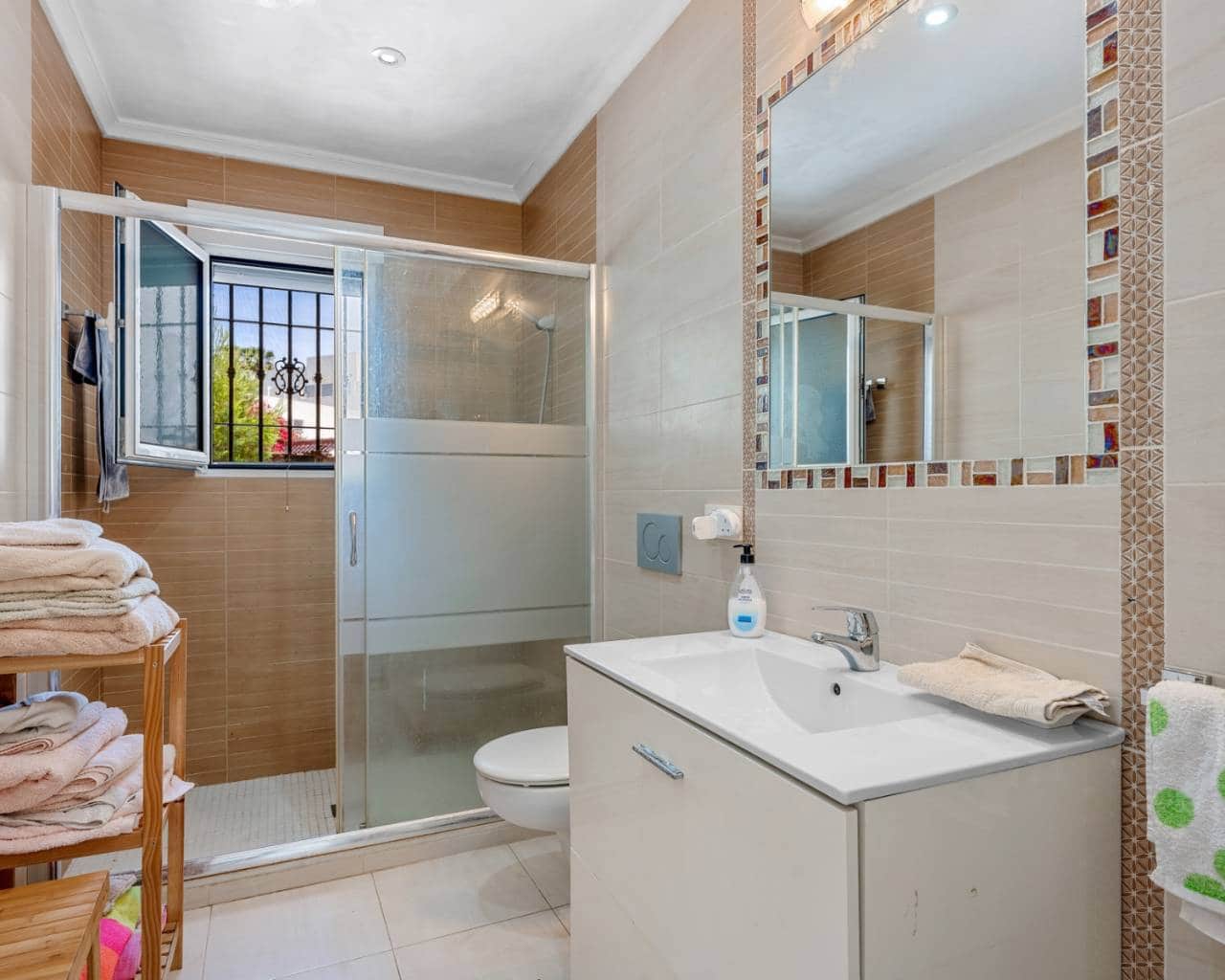 7 soverom Villa til salgs i Ciudad Quesada med svømmebasseng garasje - € 750 000 (Ref: 9833588)