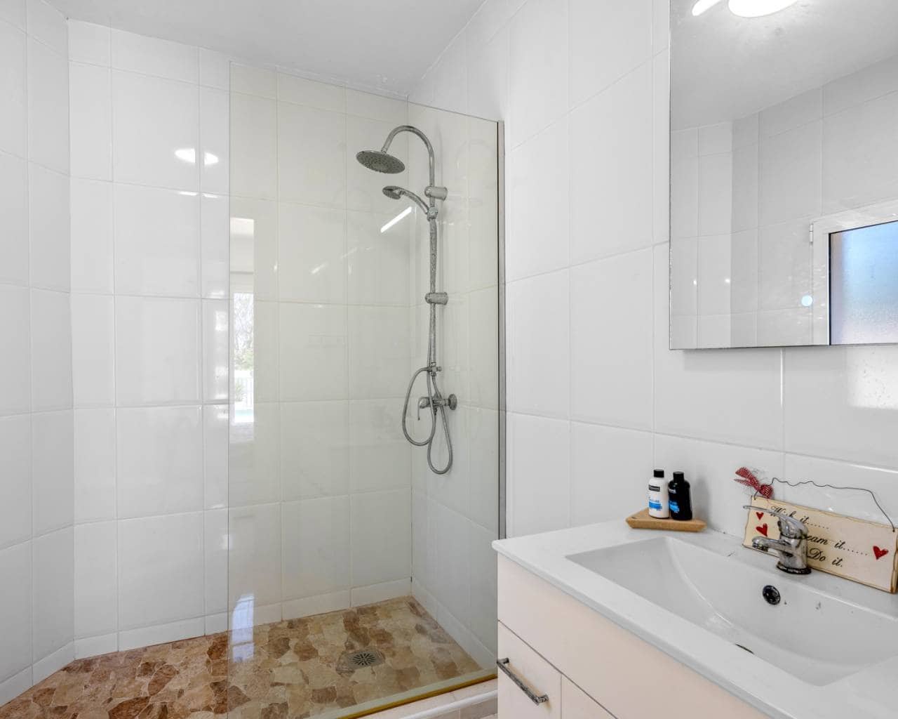 7 soverom Villa til salgs i Ciudad Quesada med svømmebasseng garasje - € 750 000 (Ref: 9833588)