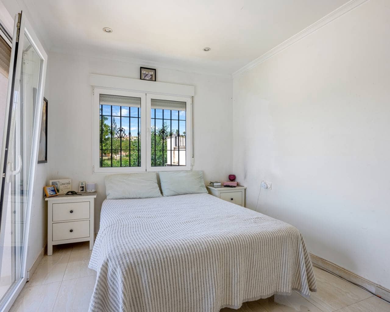 7 soverom Villa til salgs i Ciudad Quesada med svømmebasseng garasje - € 750 000 (Ref: 9833588)
