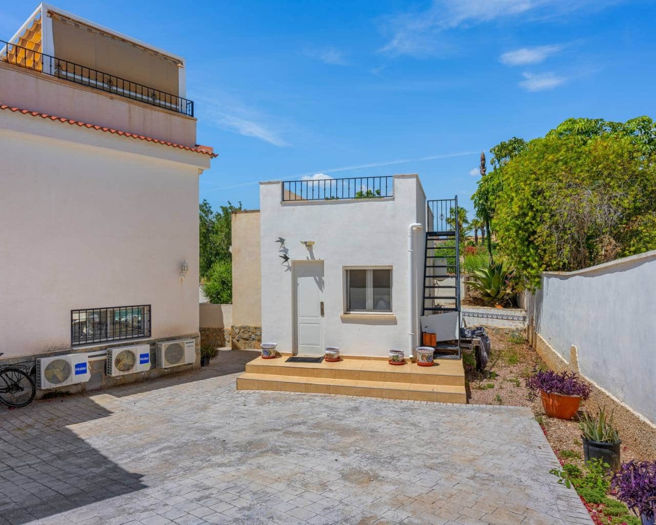 7 soverom Villa til salgs i Ciudad Quesada med svømmebasseng garasje - € 750 000 (Ref: 9833588)