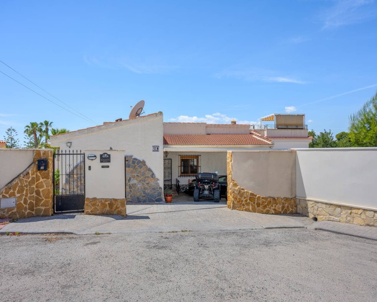 7 soverom Villa til salgs i Ciudad Quesada med svømmebasseng garasje - € 750 000 (Ref: 9833588)