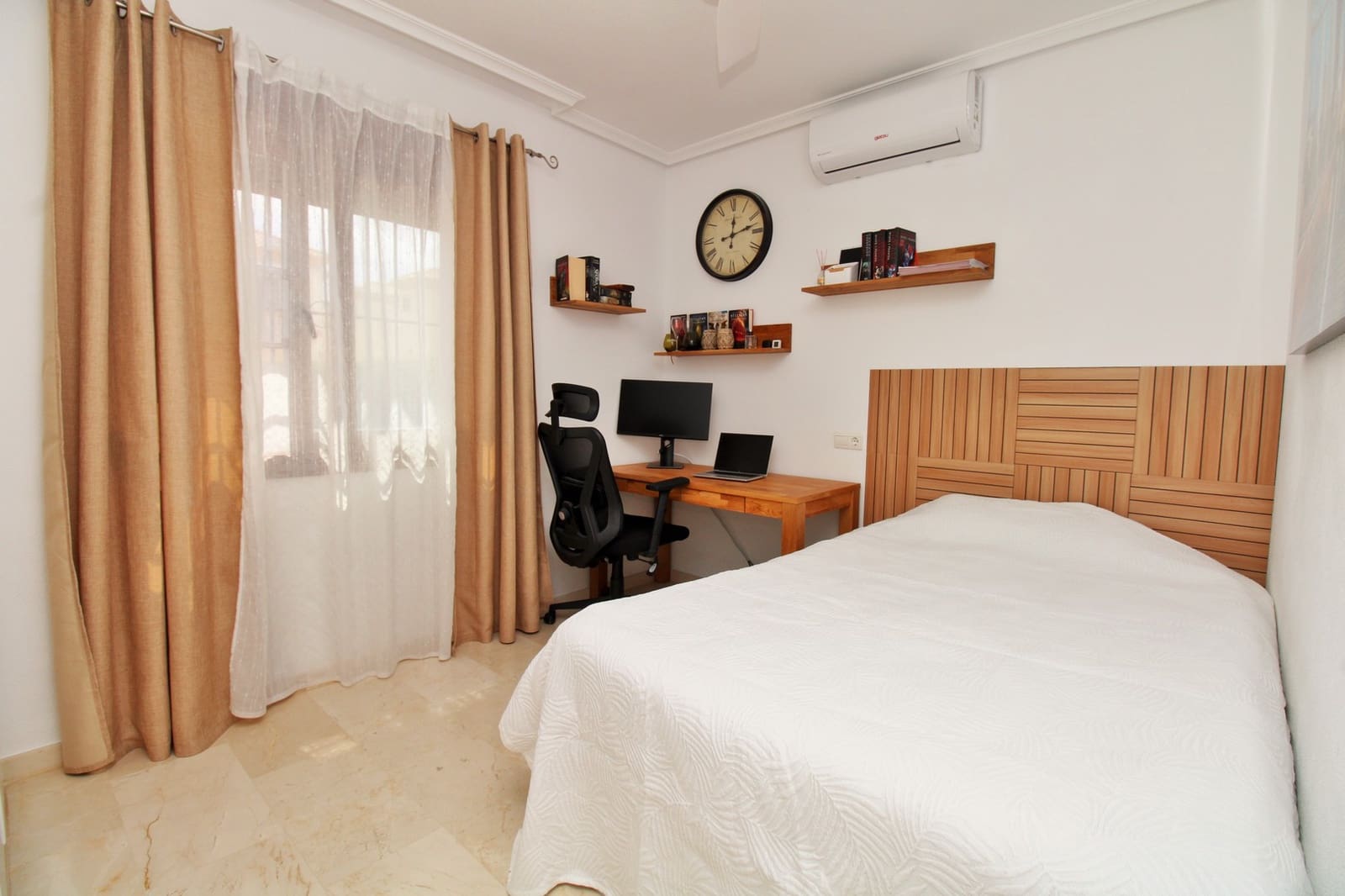 3 bedroom Townhouse for sale in Villamartin - € 269,500 (Ref: 9834005)