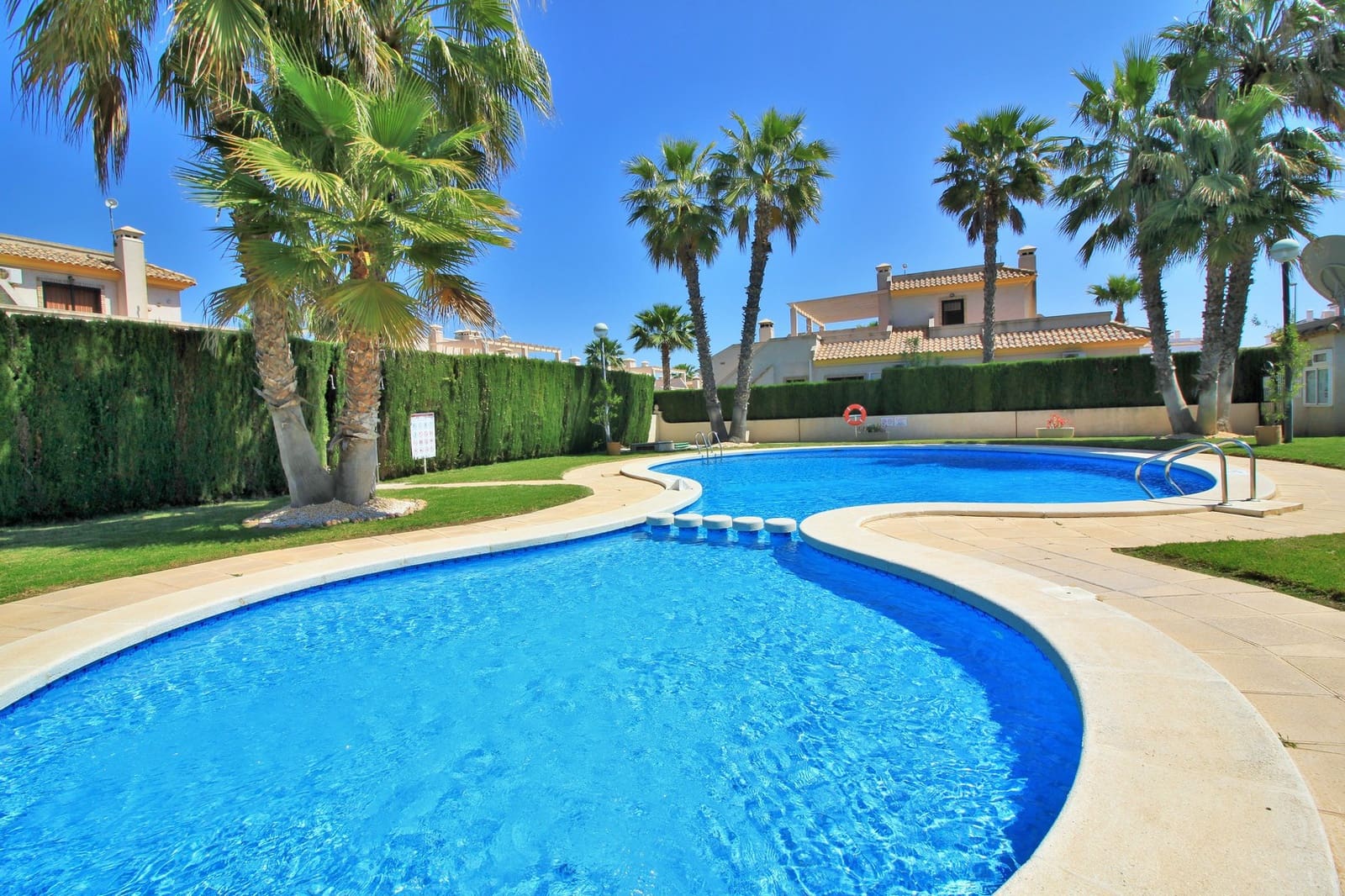 3 bedroom Townhouse for sale in Villamartin - € 269,500 (Ref: 9834005)