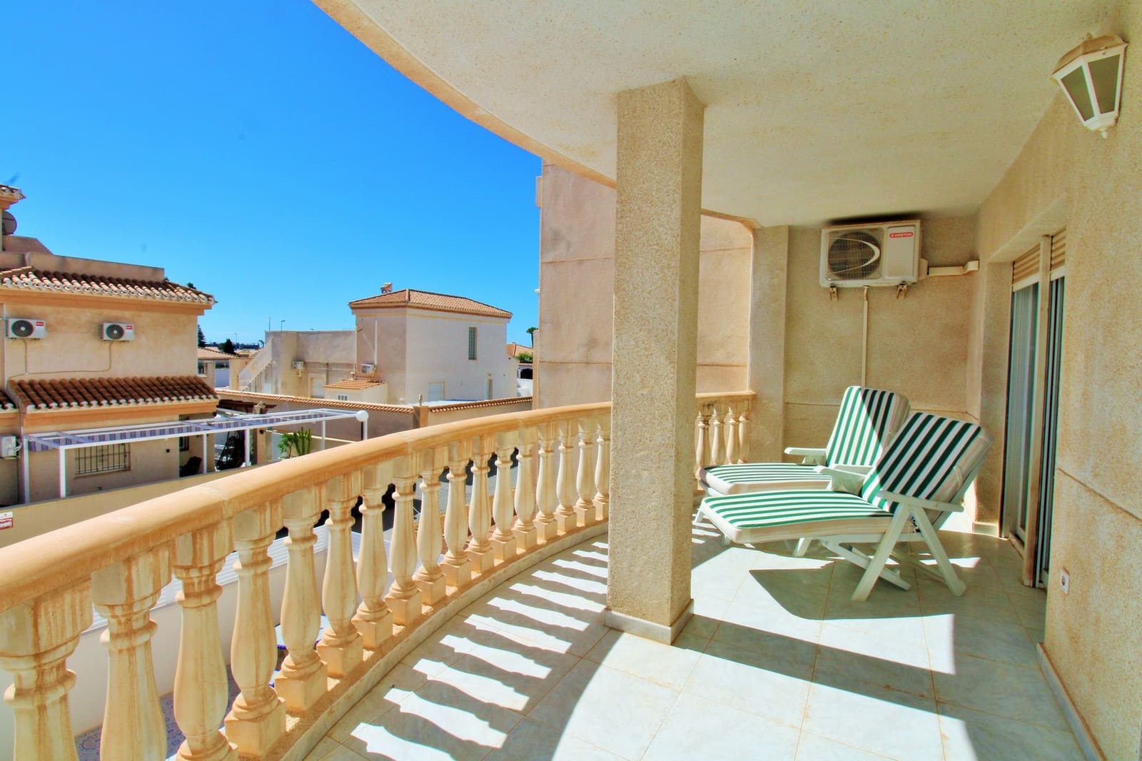 3 makuuhuone Huoneisto myytävänä paikassa Playa Flamenca mukana uima-altaan - 195 000 € (Ref: 9834006)