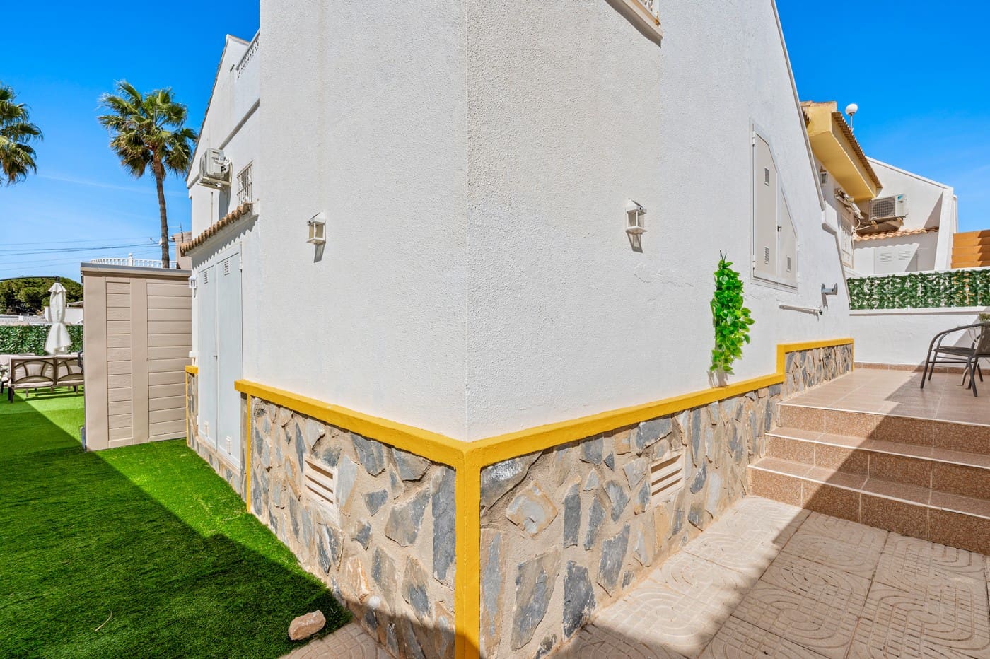 Pareado de 3 habitaciones en Benijófar en venta con piscina - 229.000 € (Ref: 9839146)