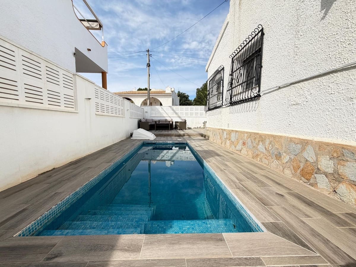 2 bedroom Villa for sale in Blue Lagoon - € 249,000 (Ref: 9849201)
