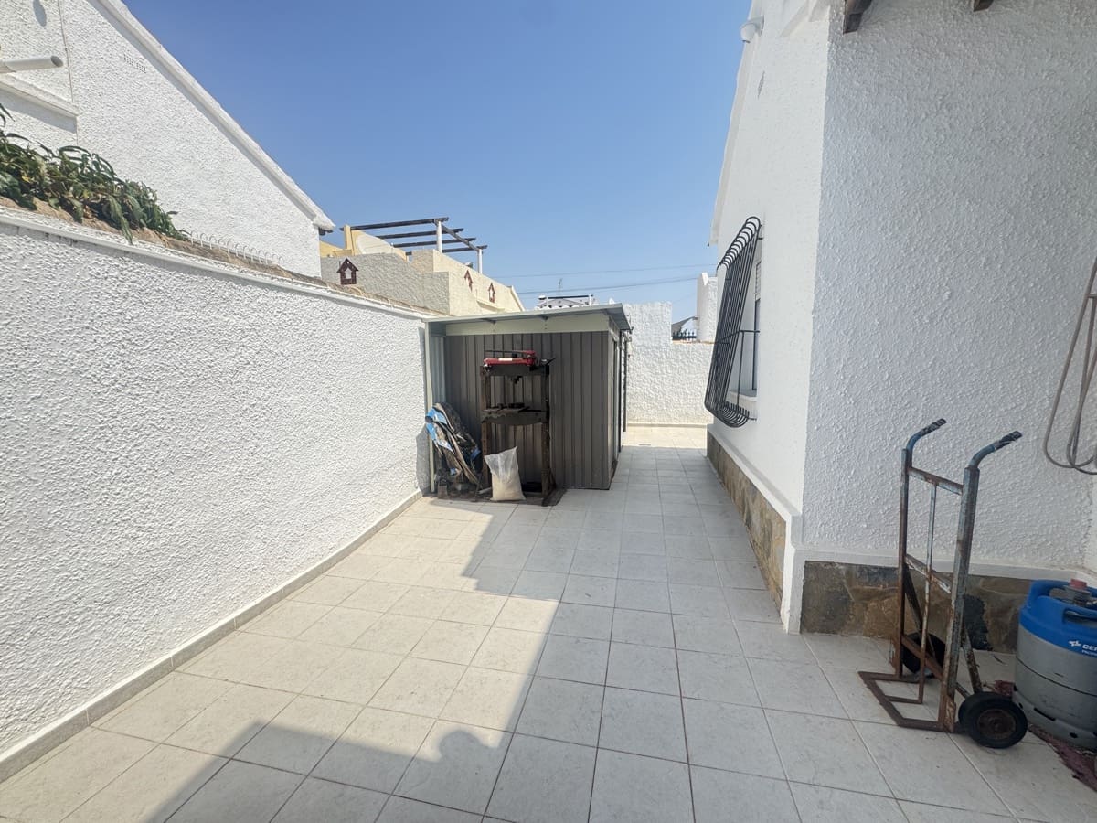2 makuuhuone Huvila myytävänä paikassa Alicante kaupunki - 299 995 € (Ref: 9851646)