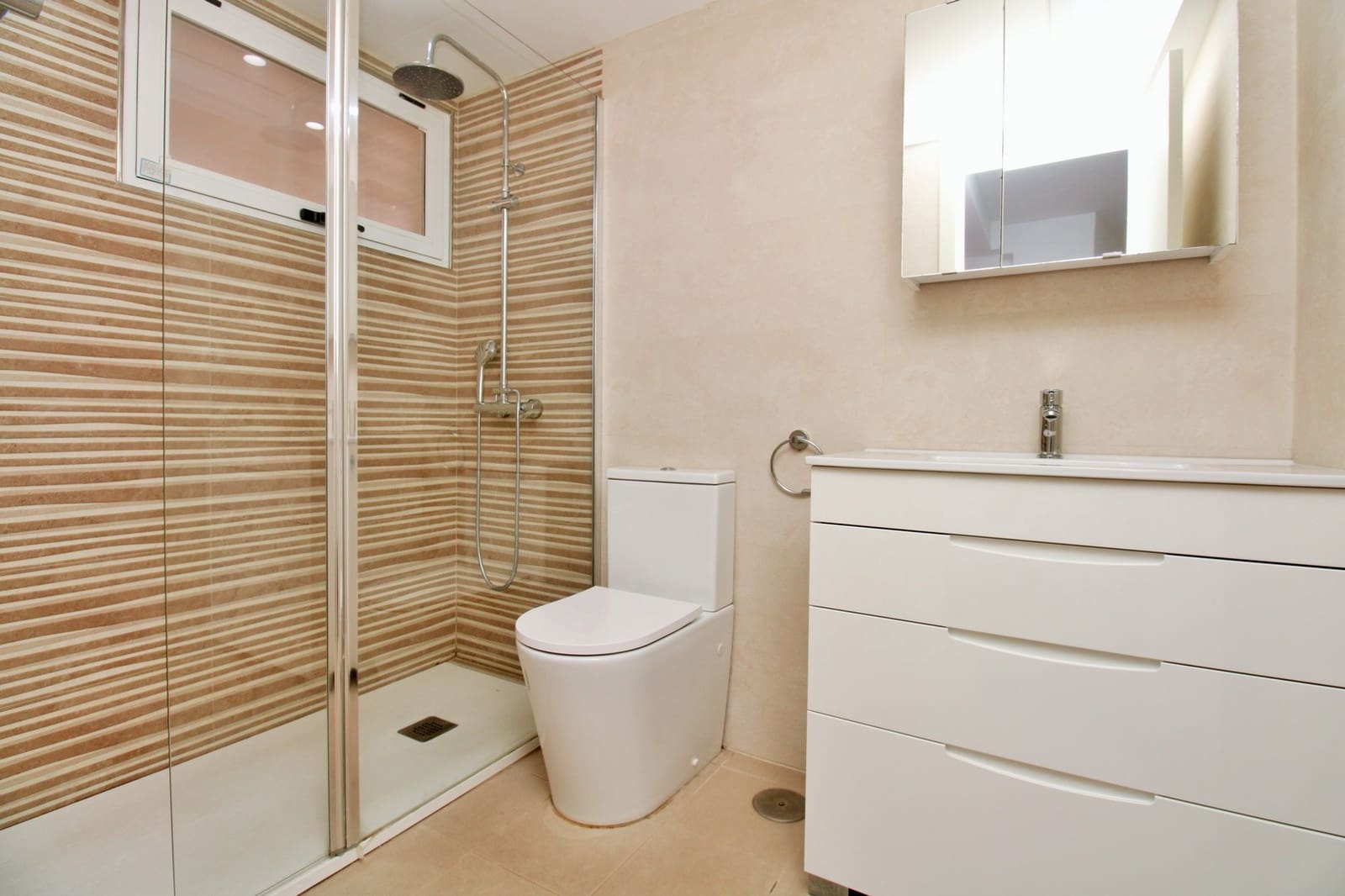 3 bedroom Apartment for sale in Playa Flamenca - € 225,000 (Ref: 9852039)