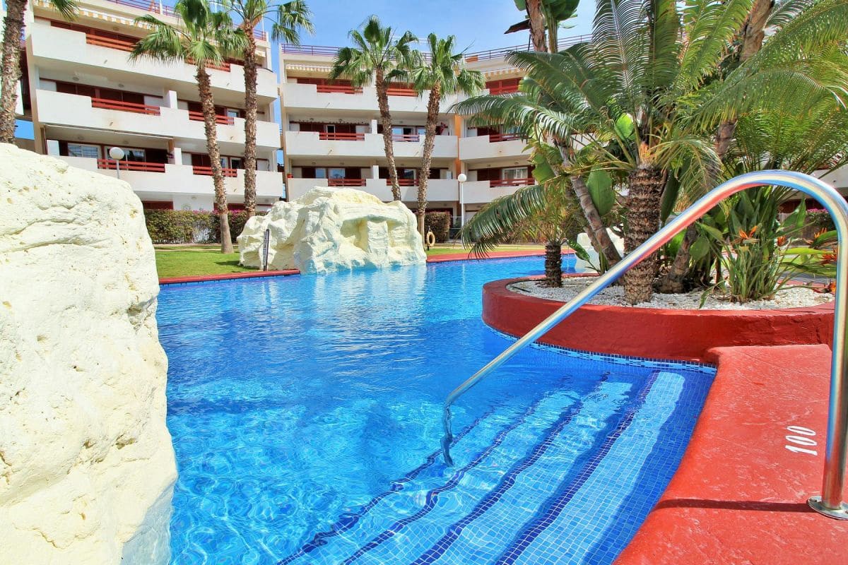 3 bedroom Apartment for sale in Playa Flamenca - € 225,000 (Ref: 9852039)