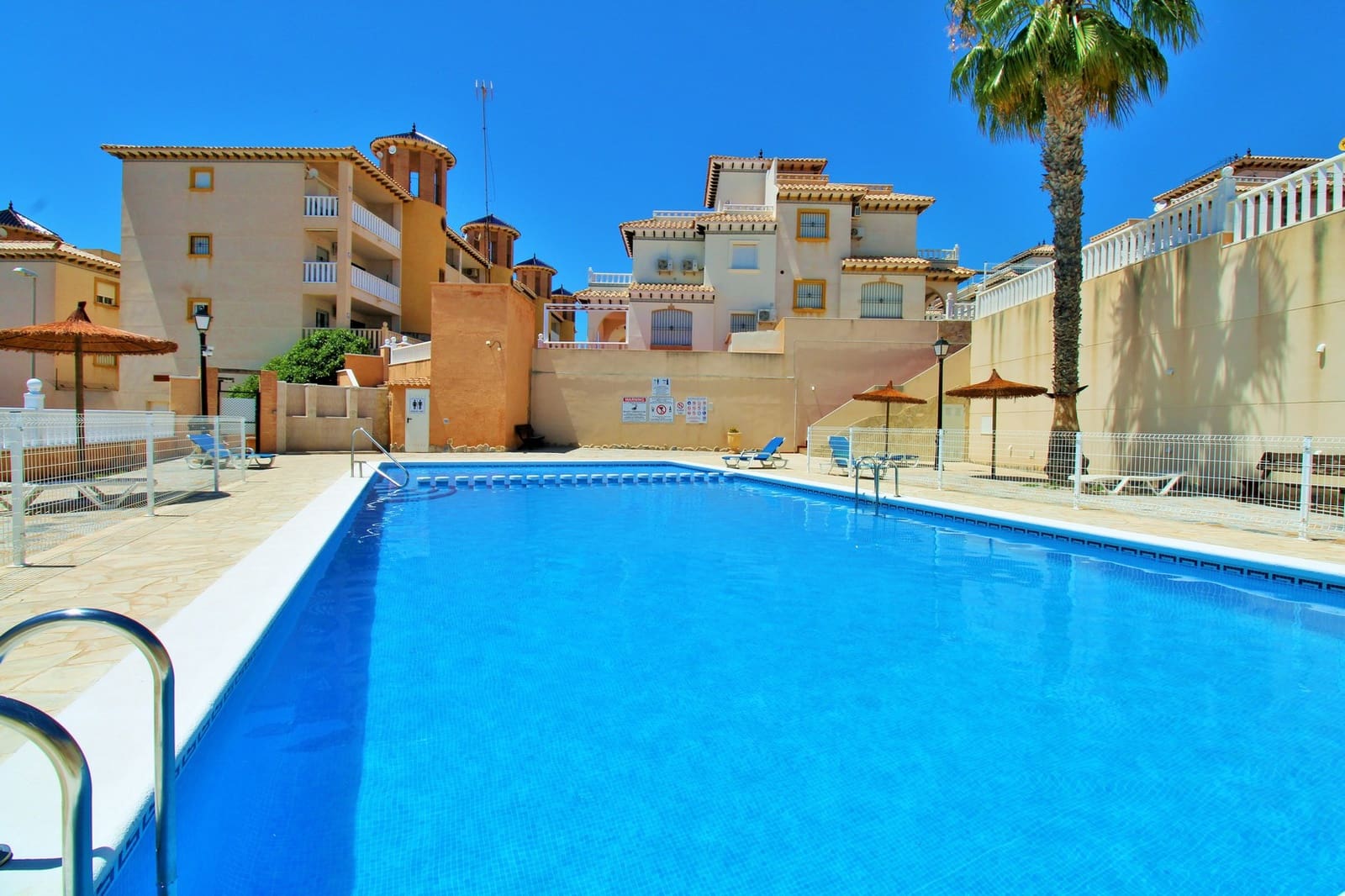 2 soveværelse Byhus til salg i Cabo Roig - € 219.900 (Ref: 9852040)
