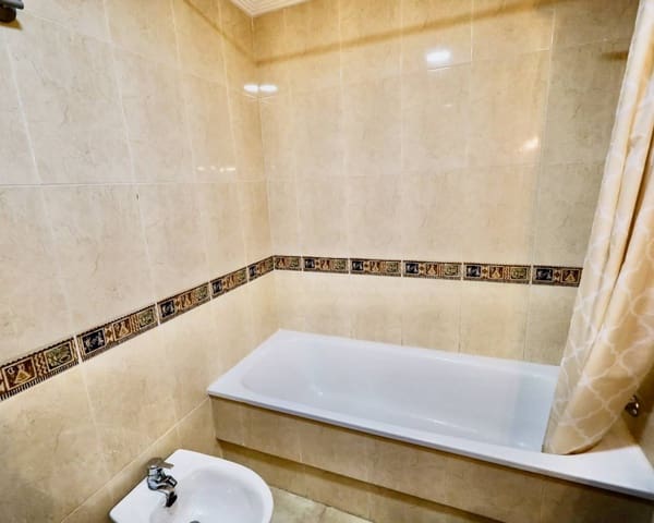 2 makuuhuone Huoneisto myytävänä paikassa Aguas Nuevas, Torrevieja mukana uima-altaan 
autotalli - 179 950 € (Ref: 9855960)