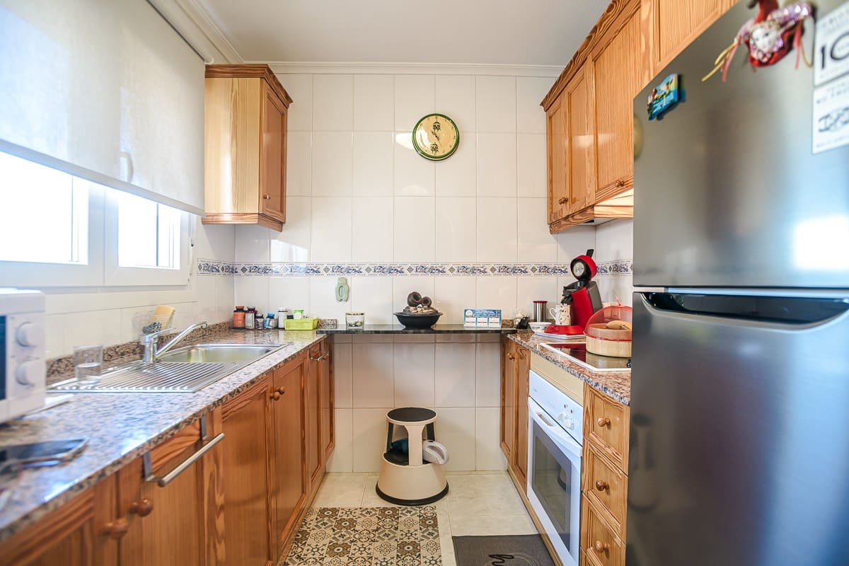 2 sypialnia Willa na sprzedaż w Orihuela Costa z basenem garażem - 285 000 € (Ref: 9867753)