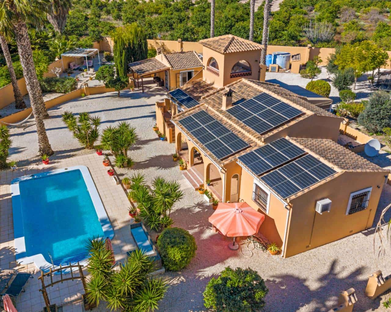 3 makuuhuone Maalaistalo myytävänä paikassa Rafal mukana uima-altaan - 650 000 € (Ref: 9867755)