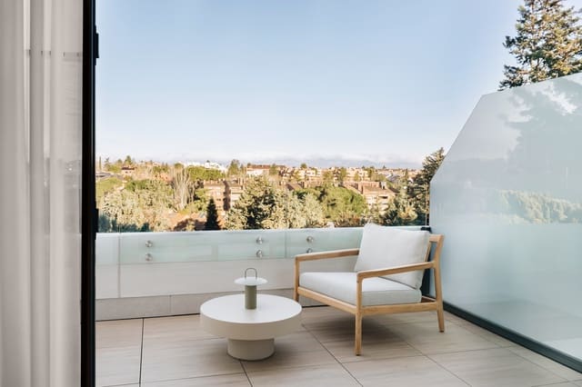 1 sypialnia Apartament do wynajęcia w La Moraleja, Alcobendas z garażem - 2 950 € (Ref: 9809745)