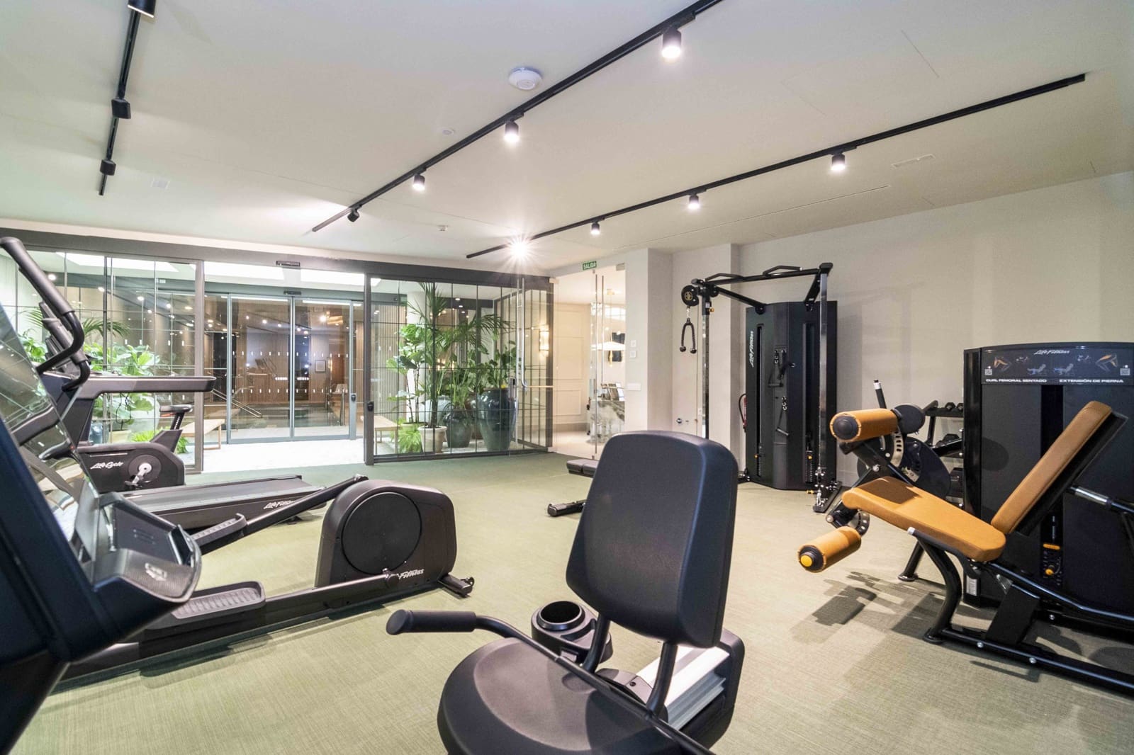 2 sypialnia Apartament do wynajęcia w La Moraleja z basenem garażem - 3 950 € (Ref: 9809762)