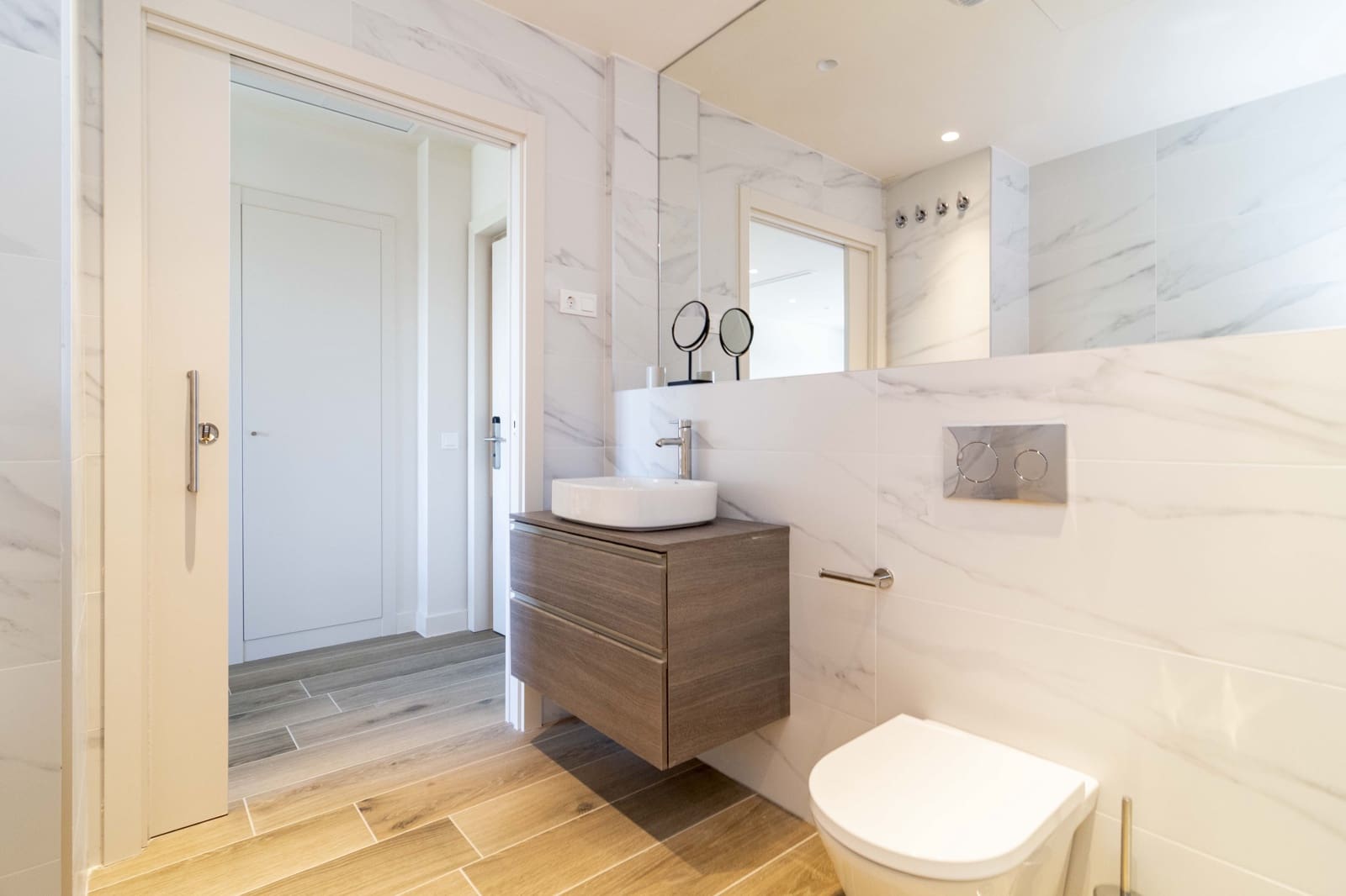 2 makuuhuone Huoneisto vuokrattavana paikassa La Moraleja mukana uima-altaan - 3 950 € (Ref: 9814438)