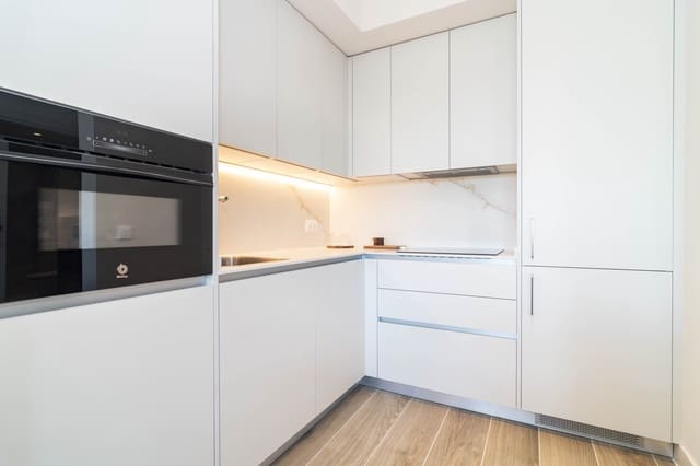 1 soverom Leilighet til leie i La Moraleja, Alcobendas med svømmebasseng garasje - € 3 355 (Ref: 9814442)