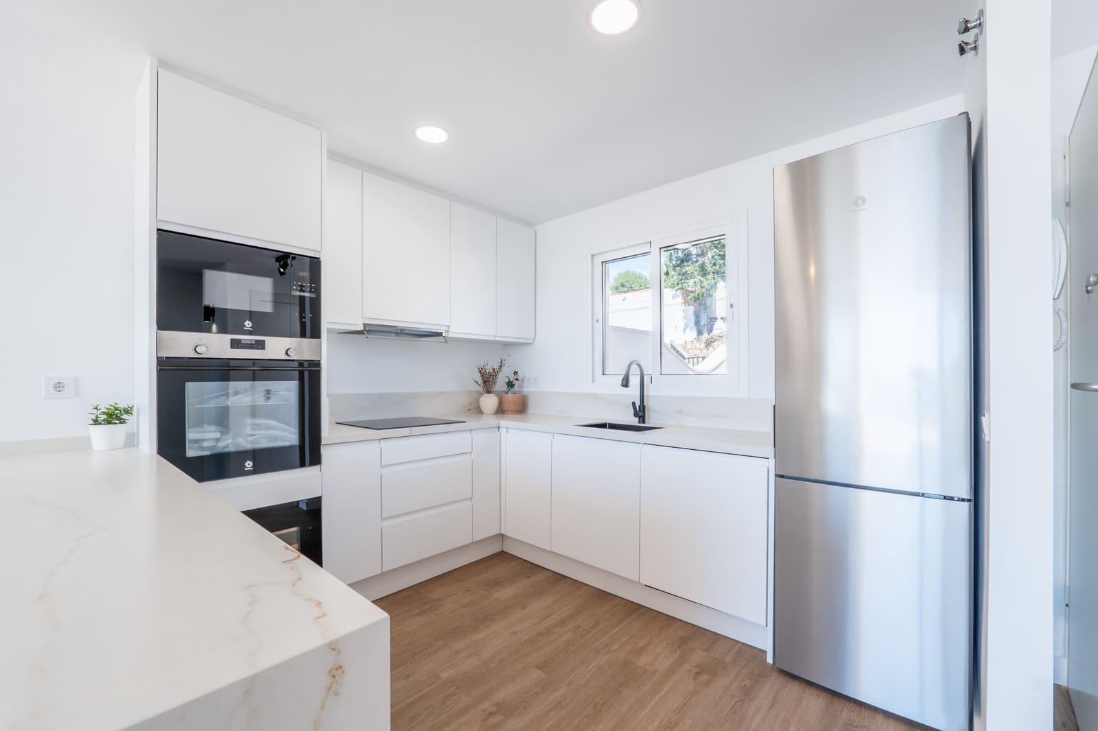 4 soveværelse Rækkehus til salg i Fuengirola med swimmingpool garage - € 649.000 (Ref: 9806736)