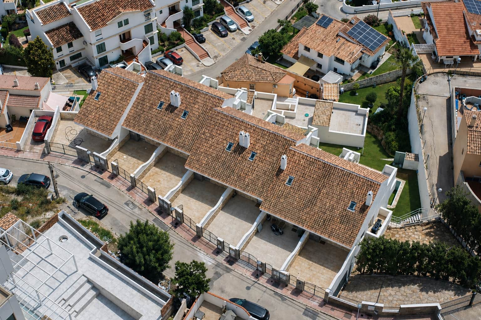 4 soveværelse Rækkehus til salg i Fuengirola med swimmingpool garage - € 649.000 (Ref: 9806736)