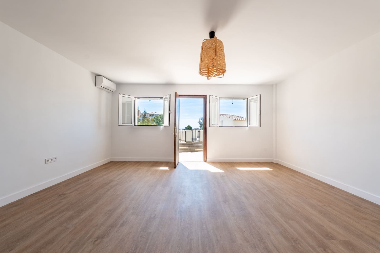 4 soveværelse Rækkehus til salg i Fuengirola med swimmingpool garage - € 649.000 (Ref: 9806736)