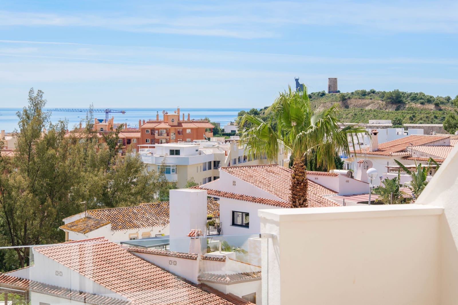 4 soveværelse Rækkehus til salg i Fuengirola med swimmingpool garage - € 649.000 (Ref: 9806736)