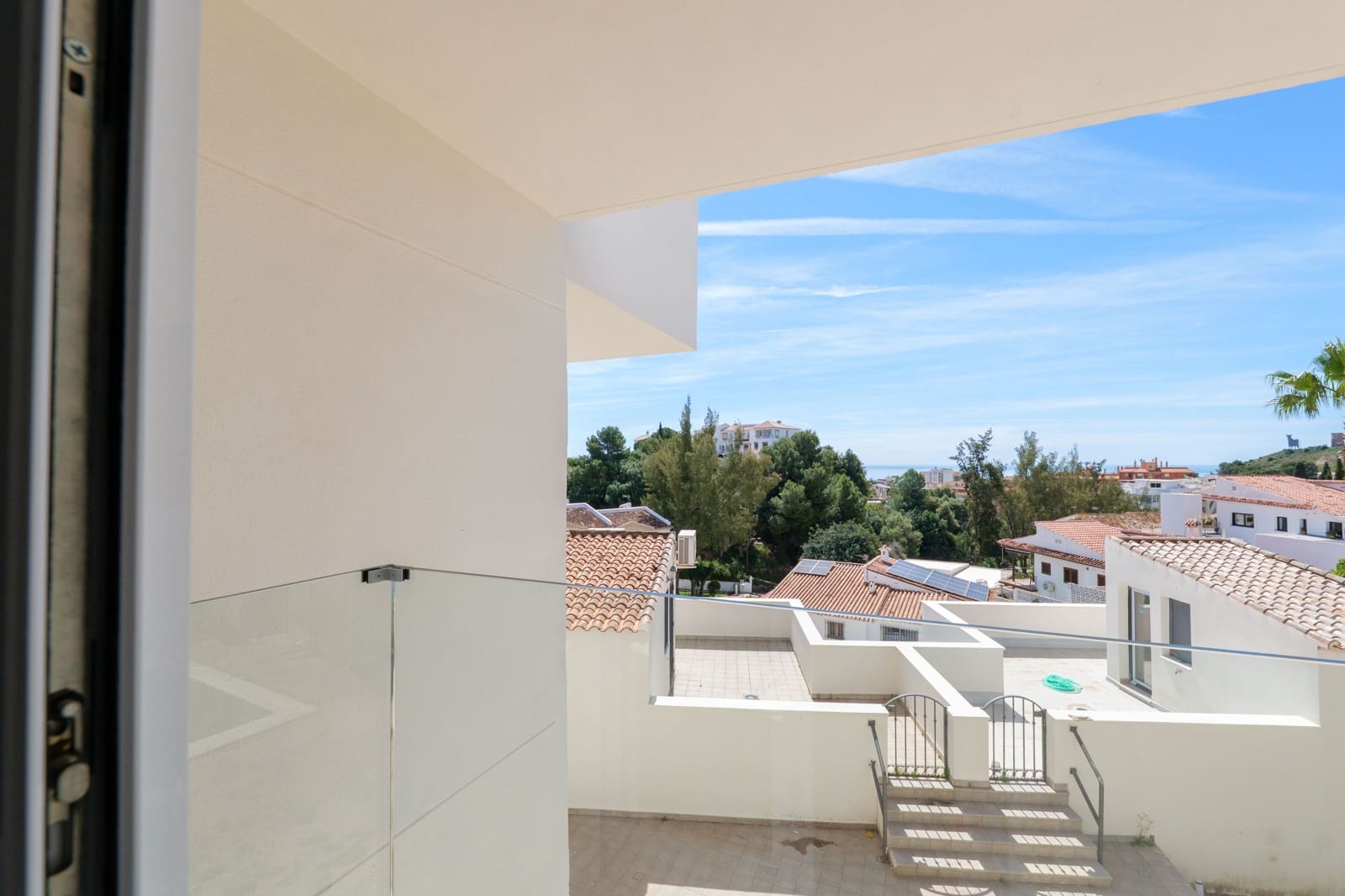 4 soveværelse Rækkehus til salg i Fuengirola med swimmingpool garage - € 649.000 (Ref: 9806736)