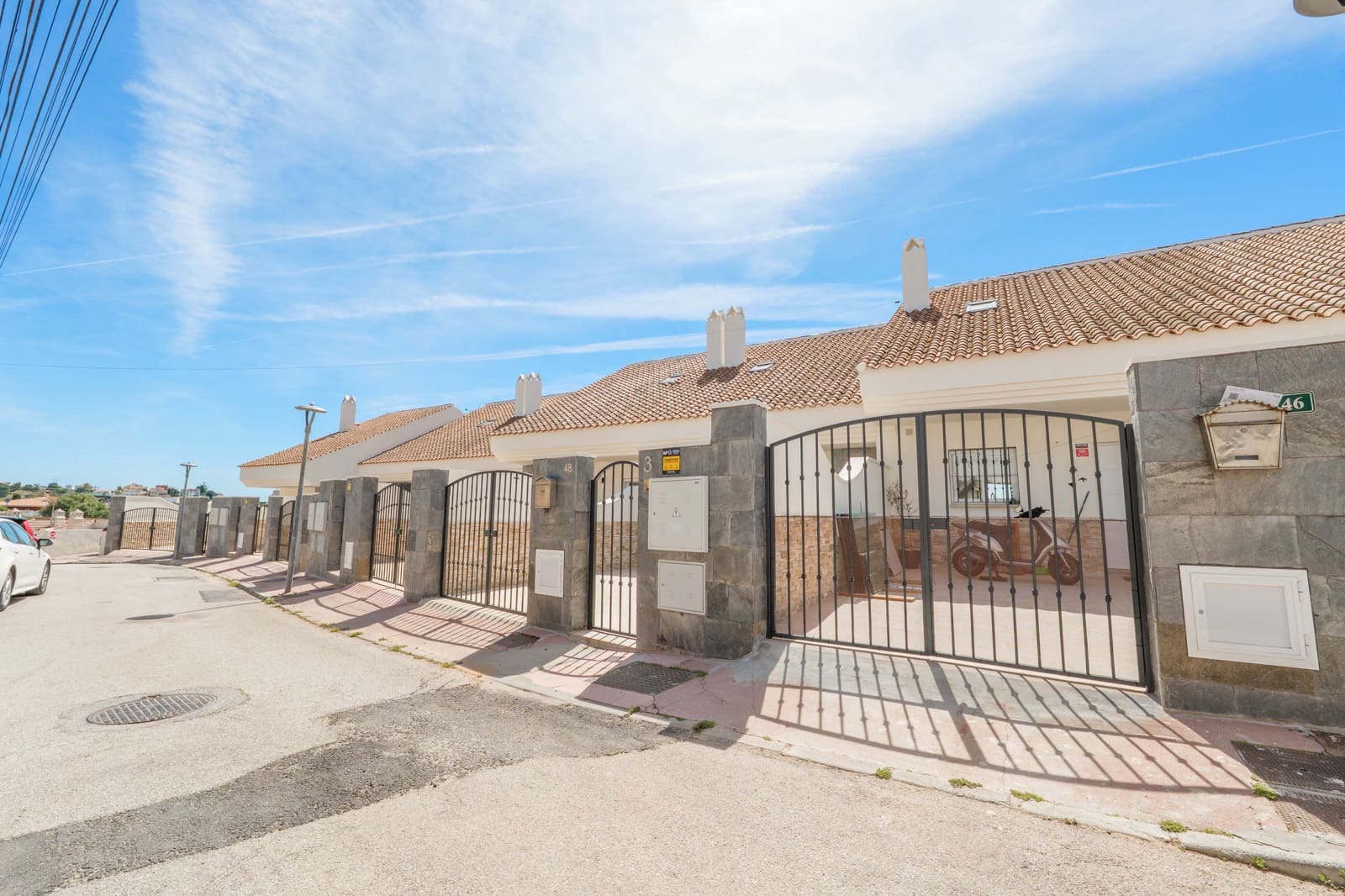 4 soveværelse Rækkehus til salg i Fuengirola med swimmingpool garage - € 649.000 (Ref: 9806736)
