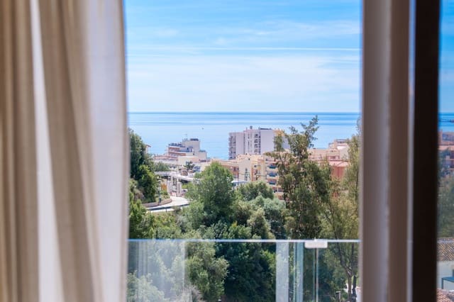 5 slaapkamer Halfvrijstaande villa te koop in Torreblanca, Fuengirola met zwembad garage - € 772.500 (Ref: 9819618)