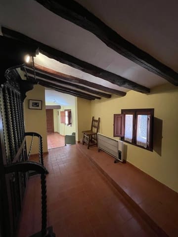 5 makuuhuone Omakotitalo myytävänä paikassa Albarracín - 180 000 € (Ref: 9823978)