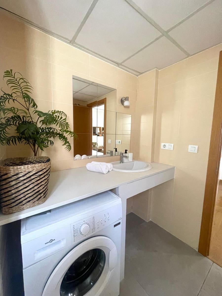 Piso de 2 habitaciones en València ciudad en venta - 378.000 € (Ref: 9823980)
