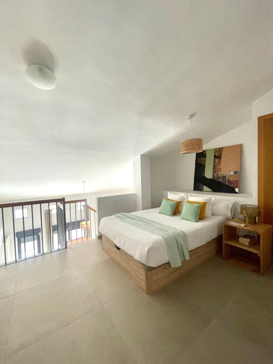 Piso de 2 habitaciones en València ciudad en venta - 378.000 € (Ref: 9823980)