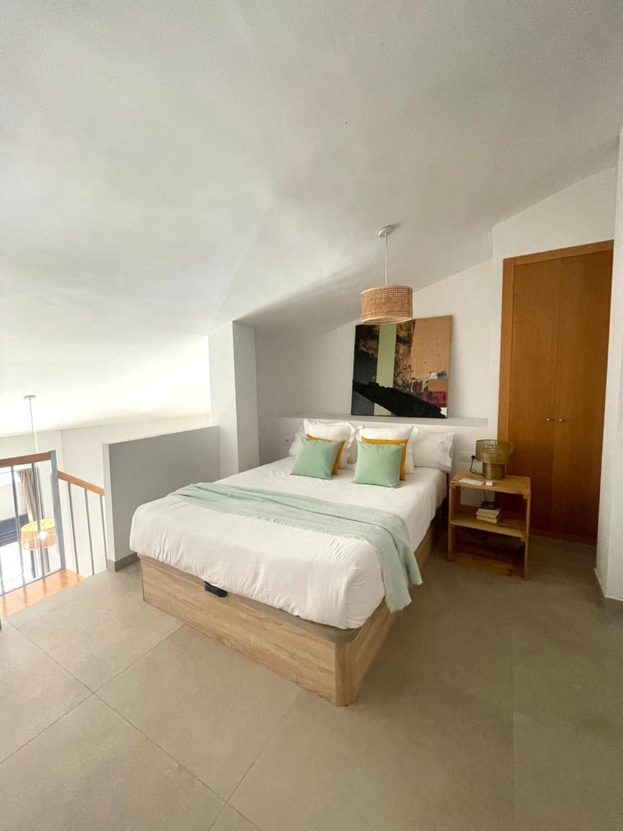 Piso de 2 habitaciones en València ciudad en venta - 378.000 € (Ref: 9823980)