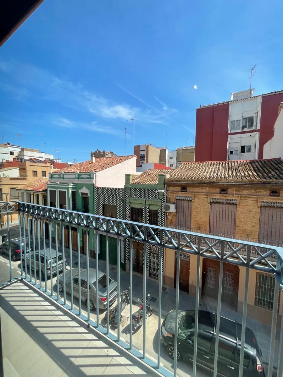 Piso de 2 habitaciones en València ciudad en venta - 378.000 € (Ref: 9823980)