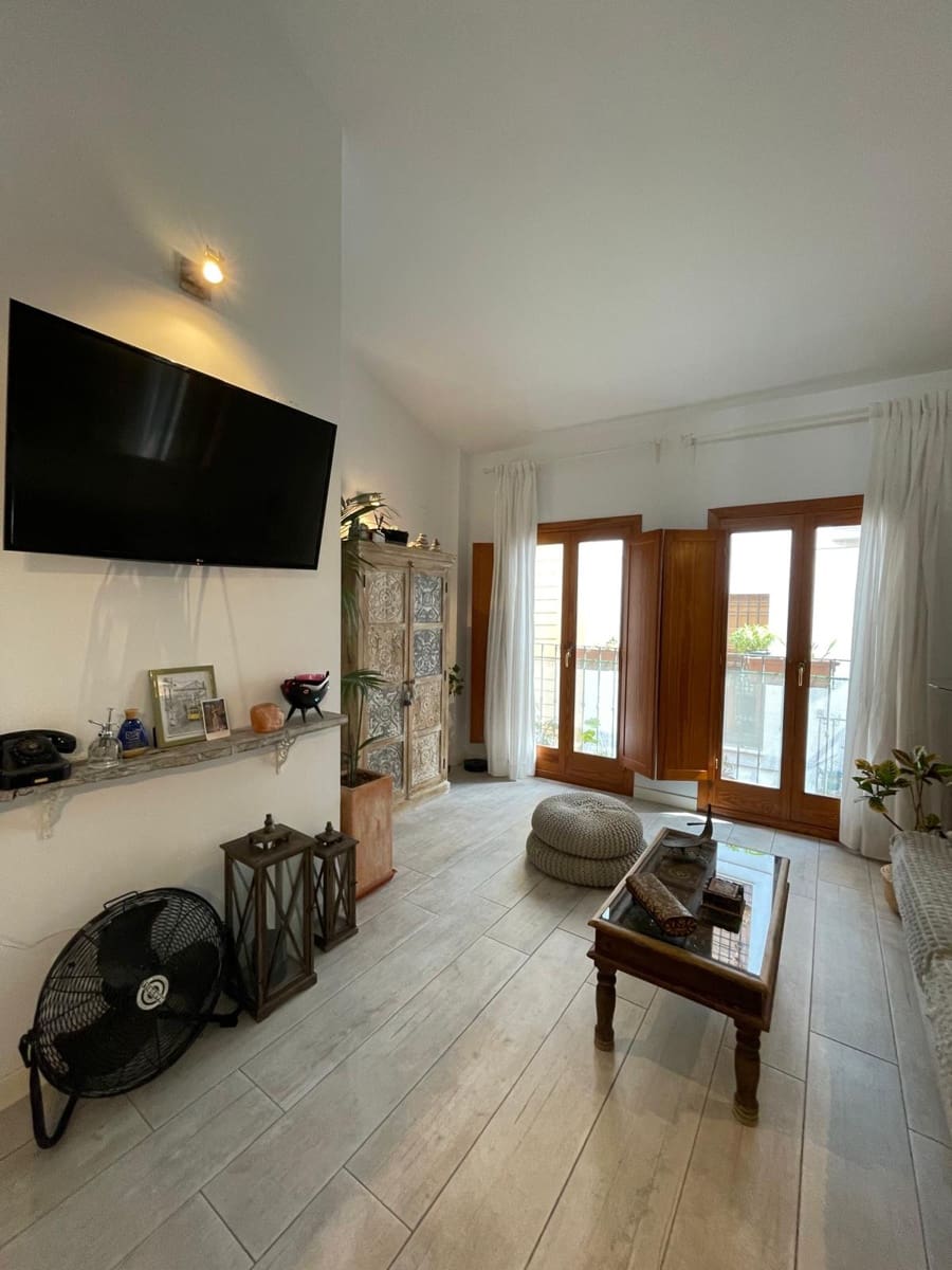 3 soveværelse Lejlighed til salg i Valencia by - € 599.000 (Ref: 9823985)
