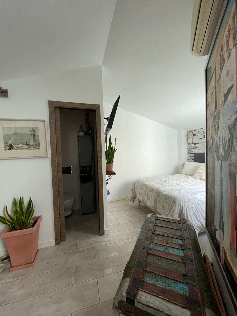 3 soveværelse Lejlighed til salg i Valencia by - € 599.000 (Ref: 9823985)