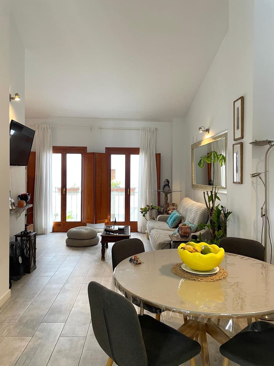 3 soveværelse Lejlighed til salg i Valencia by - € 599.000 (Ref: 9823985)