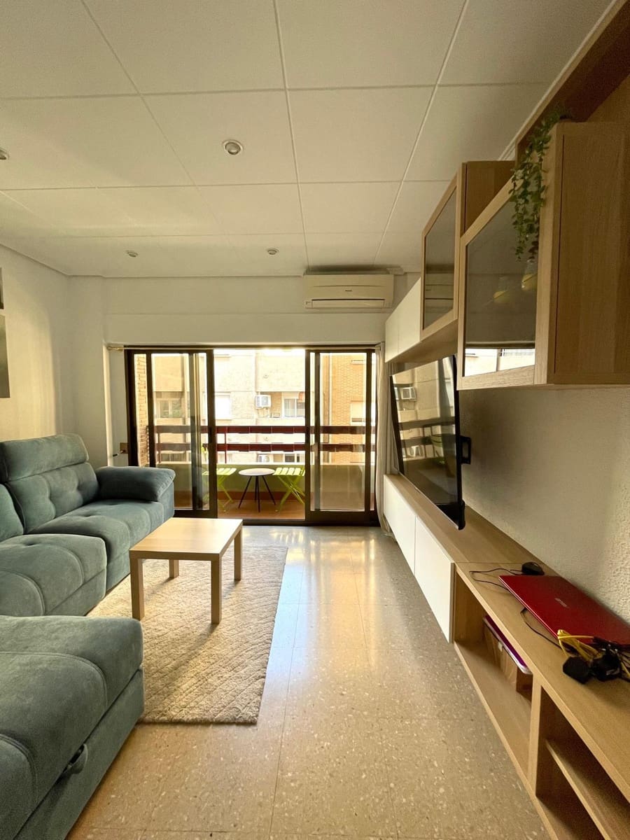 Flat for sale in Valencia city - € 520,000 (Ref: 9824010)