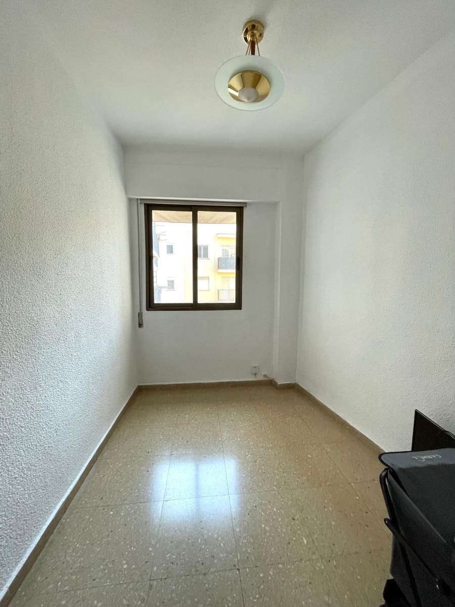 Flat for sale in Valencia city - € 520,000 (Ref: 9824010)