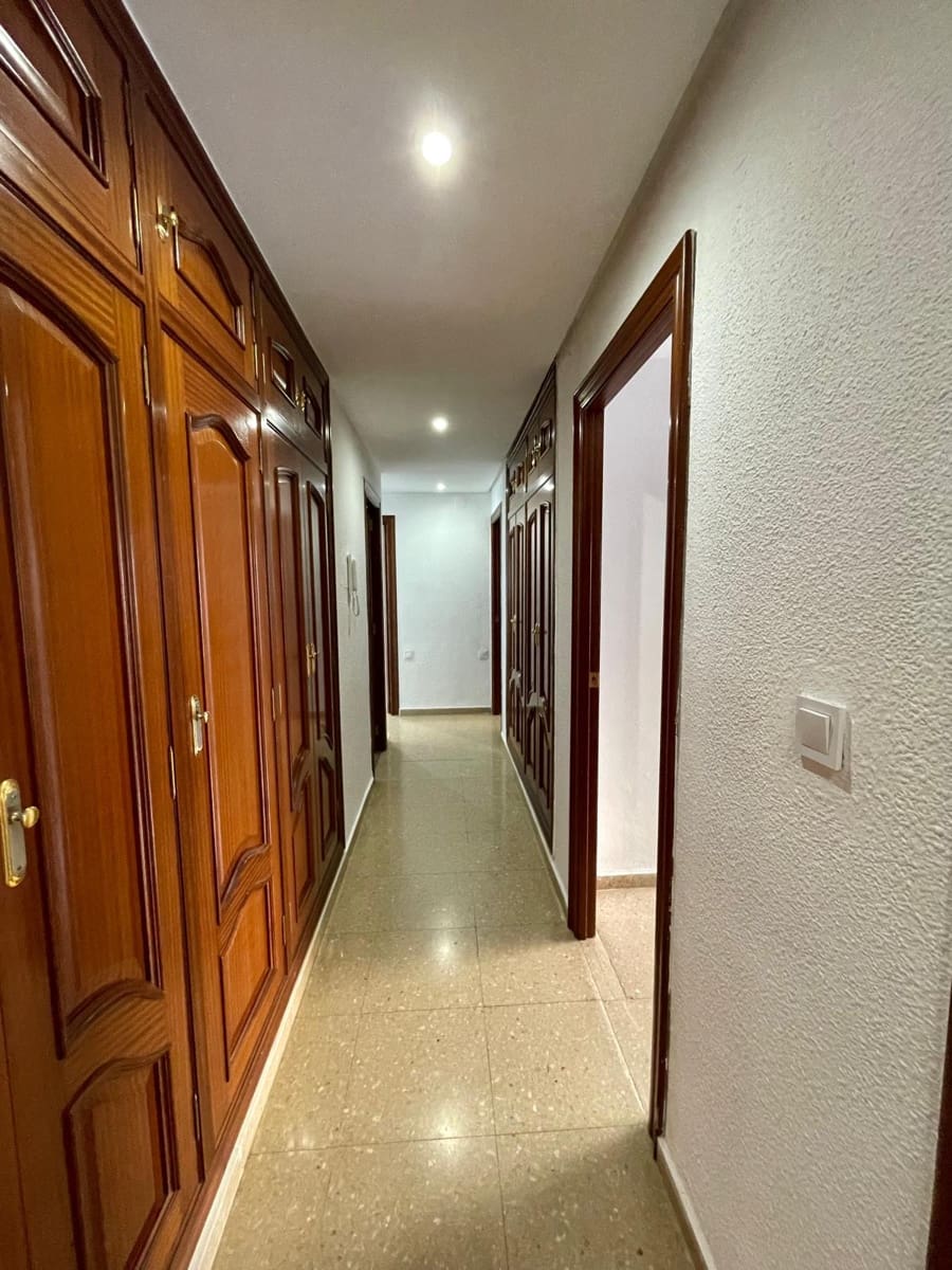 Flat for sale in Valencia city - € 520,000 (Ref: 9824010)