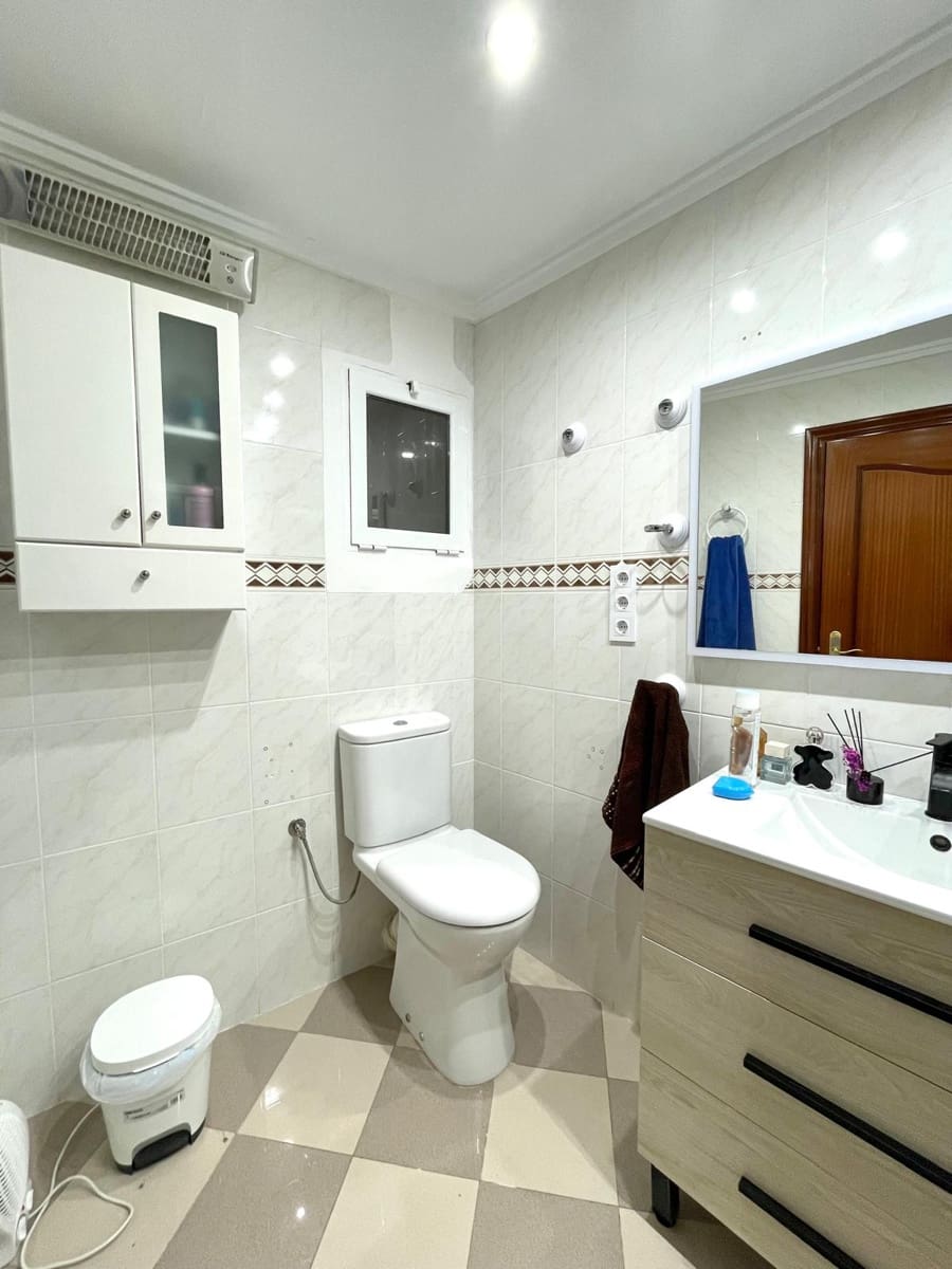 Flat for sale in Valencia city - € 520,000 (Ref: 9824010)